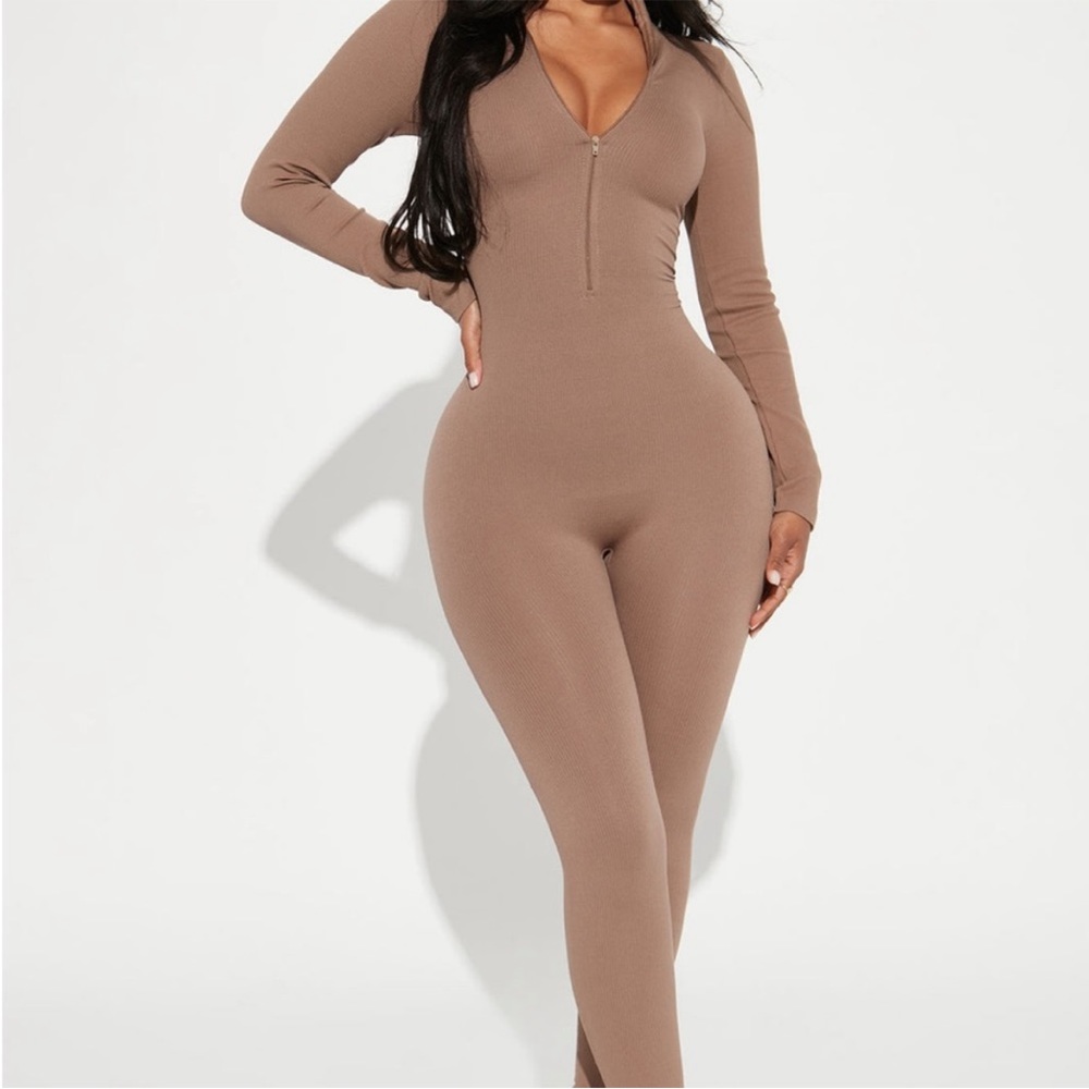 🫦FASHIONOVA JUMPSUIT